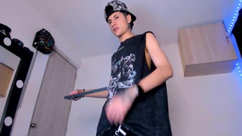 Snapshot of mateo_escobar chatting on September 12, 12:45 am mateo_escobar online show from September 12, 12:45 am