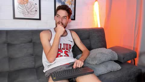 MATEO HUNTER online show from October 22, 6:09 pm