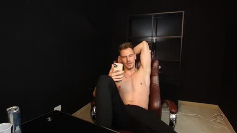 Snapshot of mateobenjamin chatting on January 14, 10:12 pm MateoBenjamin online show from January 14, 10:12 pm