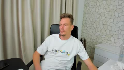 Snapshot of mateobenjamin chatting on January 9, 12:25 am MateoBenjamin online show from January 9, 12:25 am