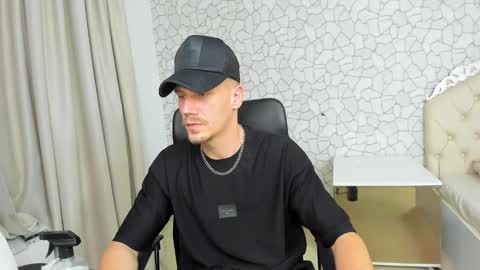 Snapshot of mateobenjamin chatting on December 27, 10:37 pm MateoBenjamin online show from December 27, 10:37 pm