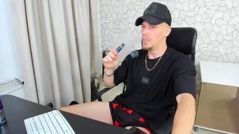 Snapshot of mateobenjamin chatting on February 8, 2:49 pm MateoBenjamin online show from February 8, 2:49 pm