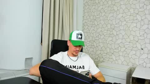 Snapshot of mateobenjamin chatting on January 7, 8:31 pm MateoBenjamin online show from January 7, 8:31 pm