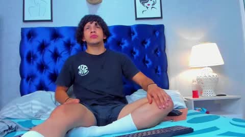 MATEO KING online show from March 12, 3:24 am