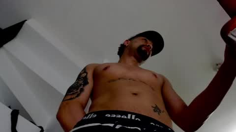 Snapshot of mathew444 chatting on February 26, 7:02 am STRURIBE ON INSTAGRAM online show from February 26, 7:02 am