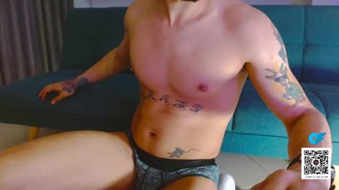 STRURIBE ON INSTAGRAM online show from October 6, 7:59 am