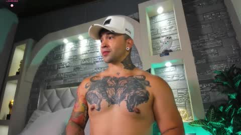 Snapshot of mathew_colt chatting on September 18, 8:46 pm mathew_colt online show from September 18, 8:46 pm