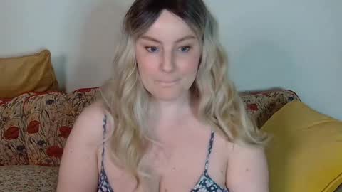 mathilde_solveig online show from January 25, 3:30 pm