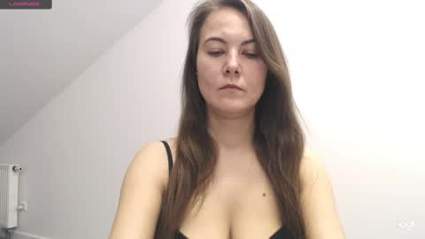 Snapshot of mati1da chatting on December 3, 8:33 pm Matild online show from December 3, 8:33 pm