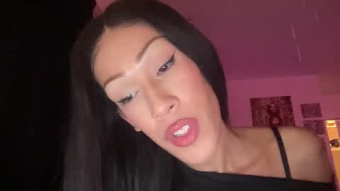 MOLLY MILLS online show from October 31, 10:54 pm