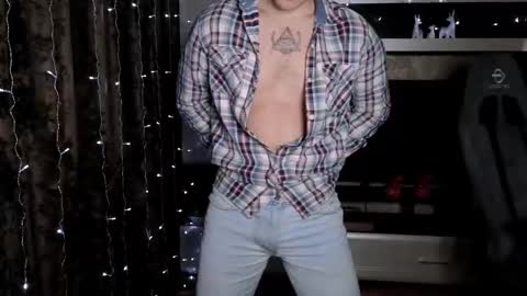 Snapshot of matt_aniston chatting on December 26, 6:01 pm Matt online show from December 26, 6:01 pm
