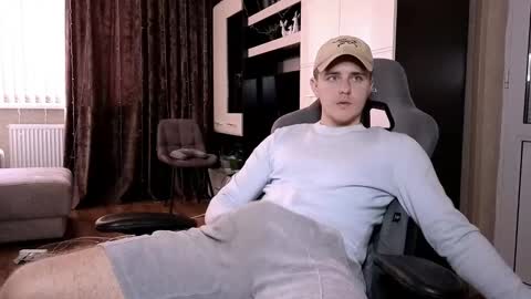 Snapshot of matt_aniston chatting on February 13, 10:23 am Matt online show from February 13, 10:23 am