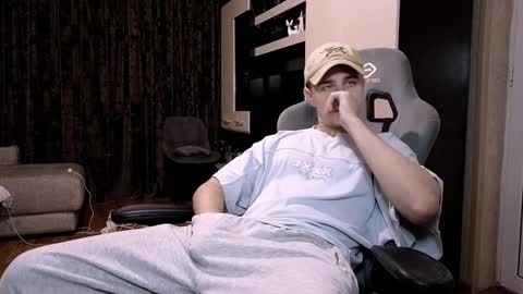 Snapshot of matt_aniston chatting on February 4, 12:29 am Matt online show from February 4, 12:29 am