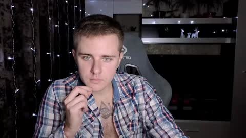 Snapshot of matt_aniston chatting on December 26, 2:59 pm Matt online show from December 26, 2:59 pm