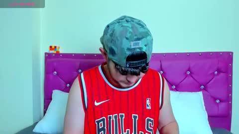 matthewlatinc online show from February 18, 5:24 pm