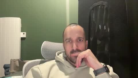 M online show from April 2, 10:06 pm