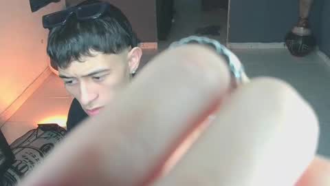 Snapshot of mattias_dantee chatting on February 10, 10:19 pm mattias online show from February 10, 10:19 pm