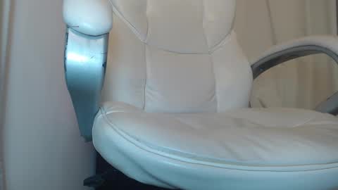 mature_2025 online show from February 26, 6:48 pm