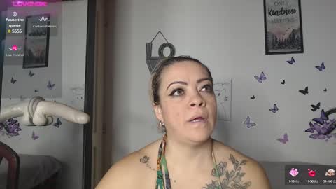 Snapshot of mature_liaa chatting on February 12, 10:35 am Mature liaa online show from February 12, 10:35 am
