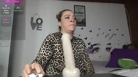 Snapshot of mature_liaa chatting on February 10, 10:42 am Mature liaa online show from February 10, 10:42 am