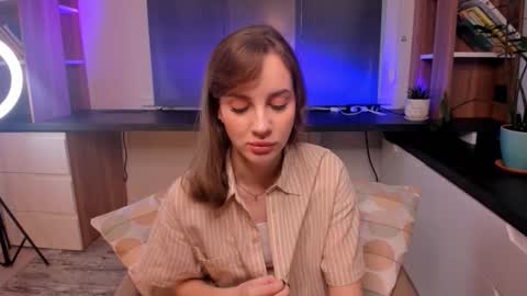 Lucy online show from September 14, 1:19 am