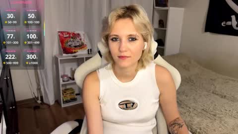 Snapshot of maudhendry chatting on September 11, 5:47 pm Mia online show from September 11, 5:47 pm