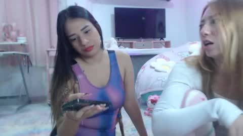 Mau and Lauren online show from February 25, 2:42 pm