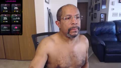 mauricewilson86 online show from February 14, 10:45 pm