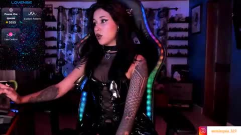 Hilary online show from December 17, 11:00 pm