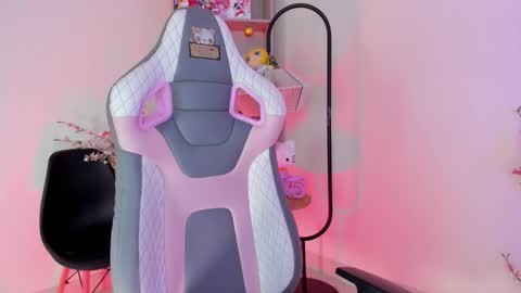 MAVY online show from February 25, 7:28 pm