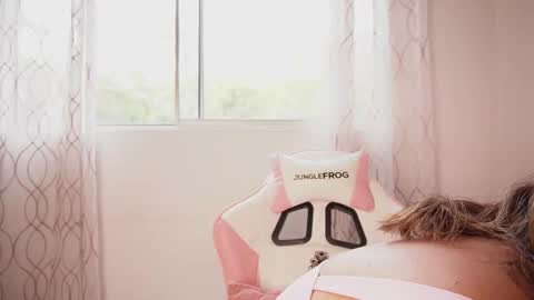 Mavy  online show from December 4, 5:56 pm