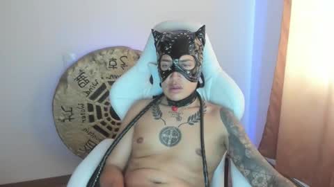 max__b online show from March 10, 9:51 pm