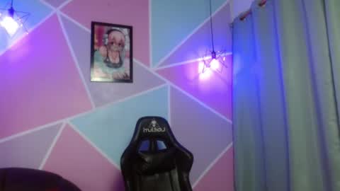 Max  Ashley online show from September 25, 2:02 pm