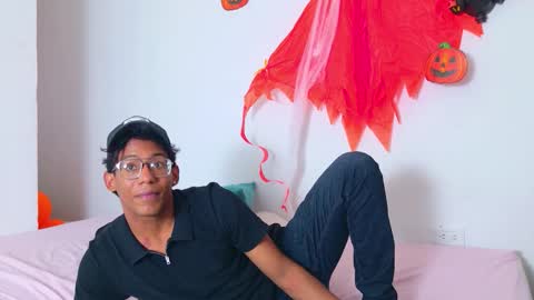 max_cumpower72 online show from October 24, 12:33 am