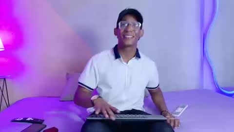 max_cumpower72 online show from September 15, 11:50 pm