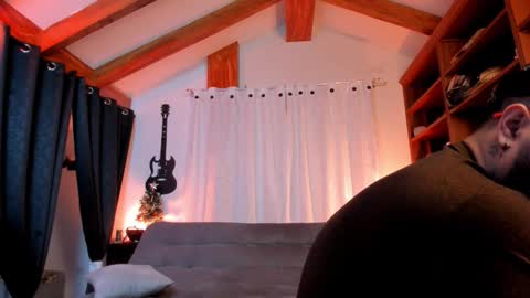 max D. online show from November 17, 12:13 am