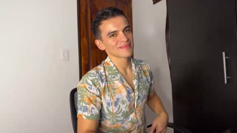 Max Lancaster online show from December 7, 2:14 am