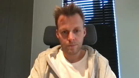 Max take off clothes online show from November 23, 12:25 pm