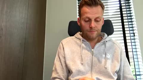 Max take off clothes online show from November 3, 2:07 pm