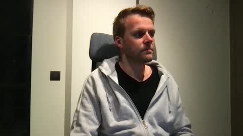 Snapshot of max_straight_1 chatting on October 22, 7:26 pm Max take off clothes online show from October 22, 7:26 pm