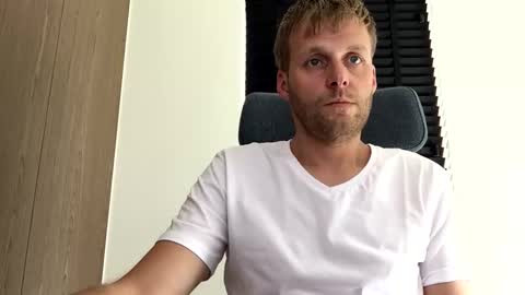 Snapshot of max_straight_1 chatting on October 9, 10:54 am Max take off clothes online show from October 9, 10:54 am