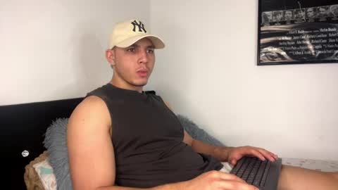 max_valiant1 online show from April 14, 1:09 am