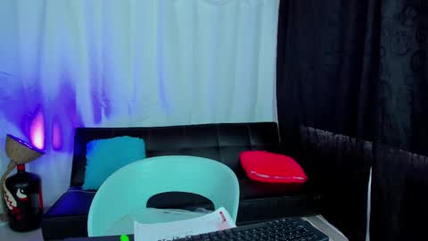 Snapshot of max_wild01 chatting on February 14, 4:09 pm MAX online show from February 14, 4:09 pm