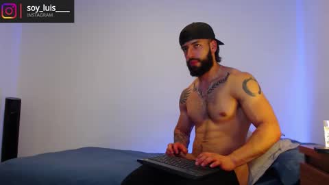 max_xl_ online show from November 30, 9:22 pm