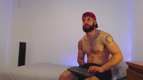 max_xl_ online show from February 19, 7:46 pm