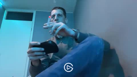 Max online show from February 21, 6:59 pm