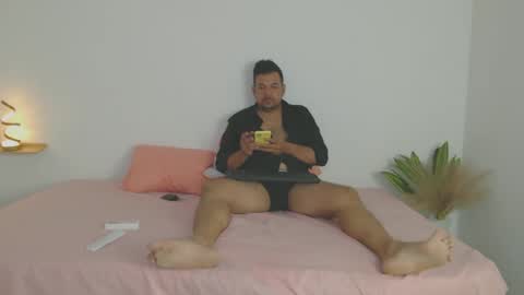 Snapshot of maxhunter2 chatting on September 12, 3:41 am Max Hunter online show from September 12, 3:41 am