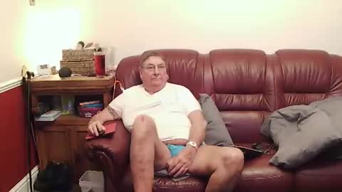 MAX online show from February 7, 12:35 am