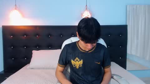 Snapshot of maxii18_ chatting on October 16, 1:33 pm -- -- online show from October 16, 1:33 pm