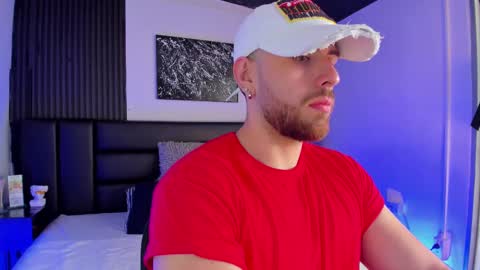 Snapshot of maxiimo_wolf chatting on February 26, 8:04 pm Maximo Wolf online show from February 26, 8:04 pm